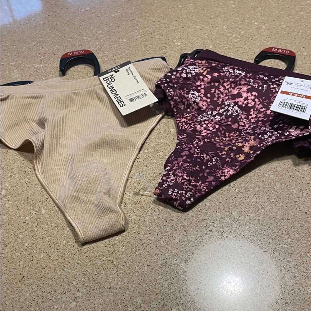 Jessica Simpson Floral Bikini 2-Pack and No Boundaries toasted almond thong